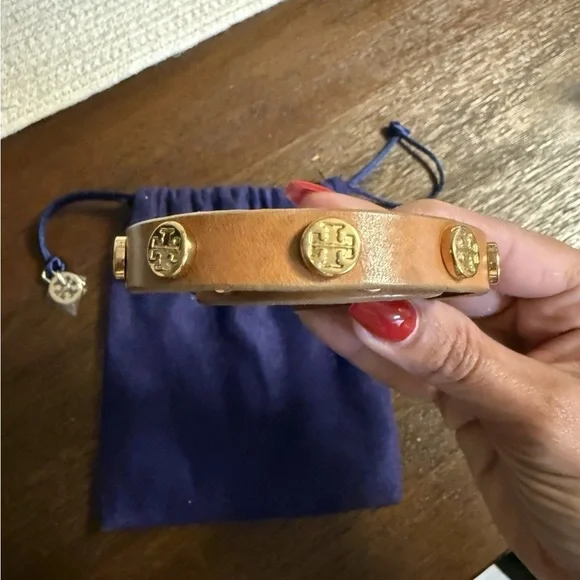 Tory Burch Tan Leather Wrap Bracelet with Gold Accents display picture 1